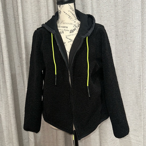 JoyLab Women’s Black Teddy Zip up fleece size medium like new - Picture 4 of 5